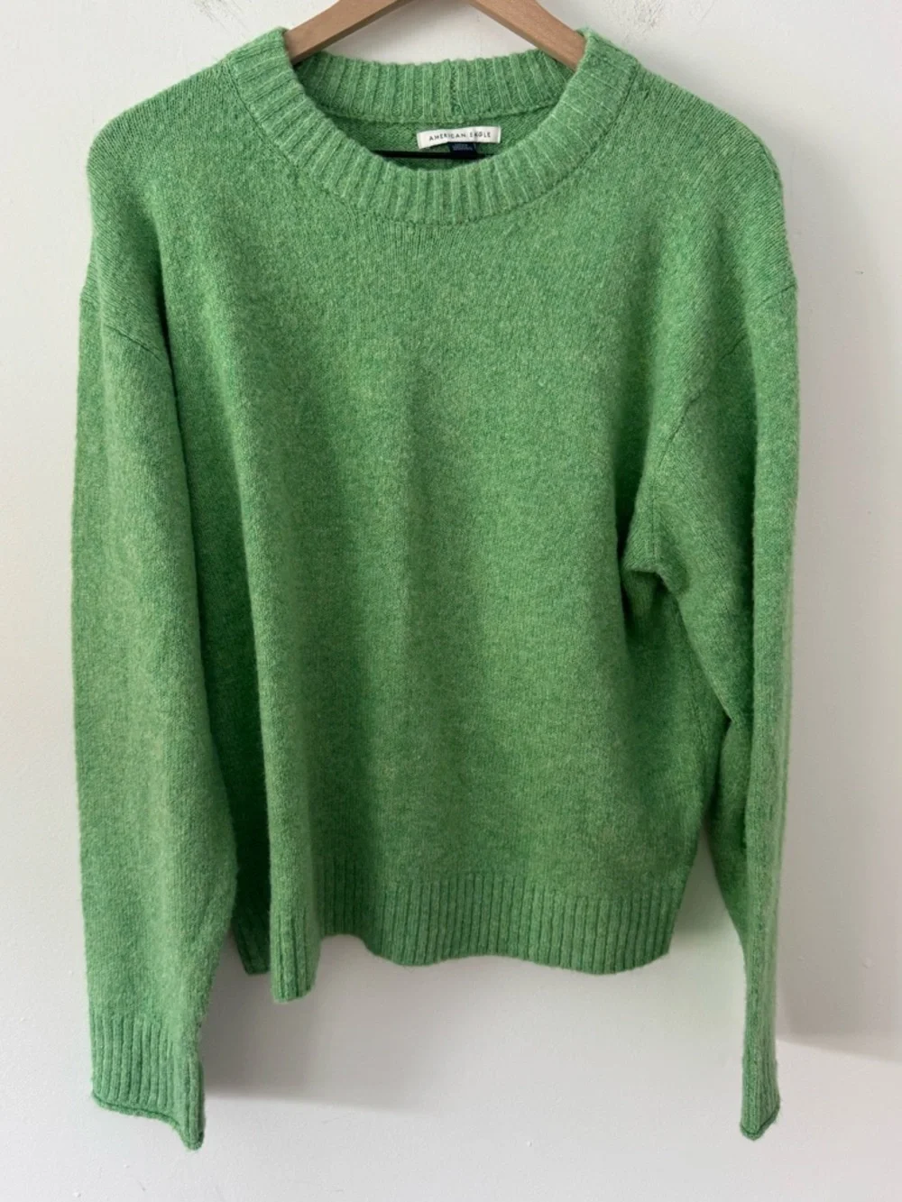 NWT American Eagle Outfitters Green Crewneck Sweater Small